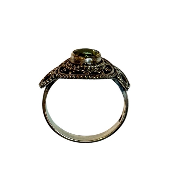 Sterling Silver Peridot Ring (9.5) - Picture 6 of 7